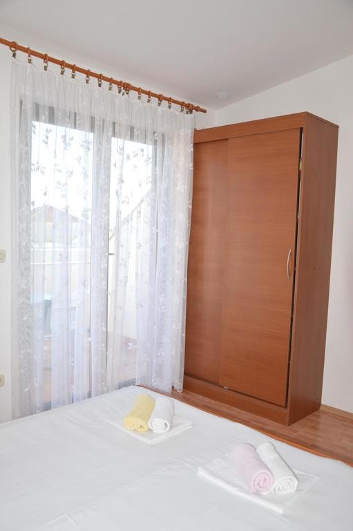 Apartments Andrea Дрвеник Экстерьер фото